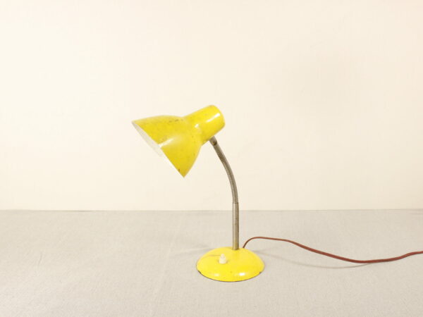 Lampe d'atelier jaune